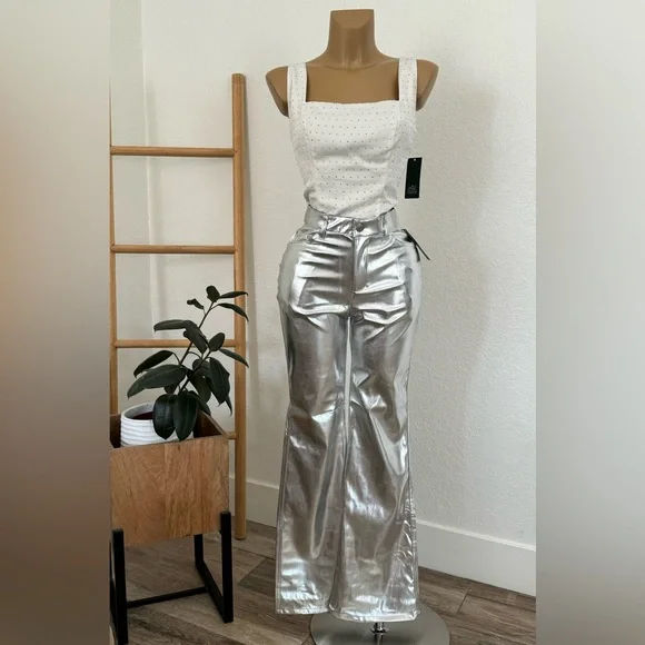NWT Women's High-Rise Metallic Flare Pants - Wild
Fable - Picture 4 of 6